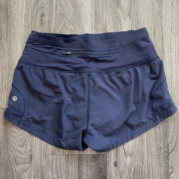 Lululemon HR shorts - Picture 2 of 4